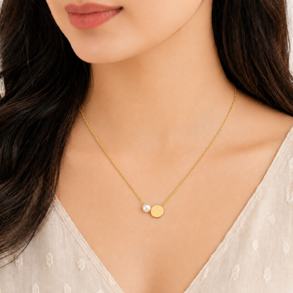 Dainty Gold Pearl Pendant Necklace