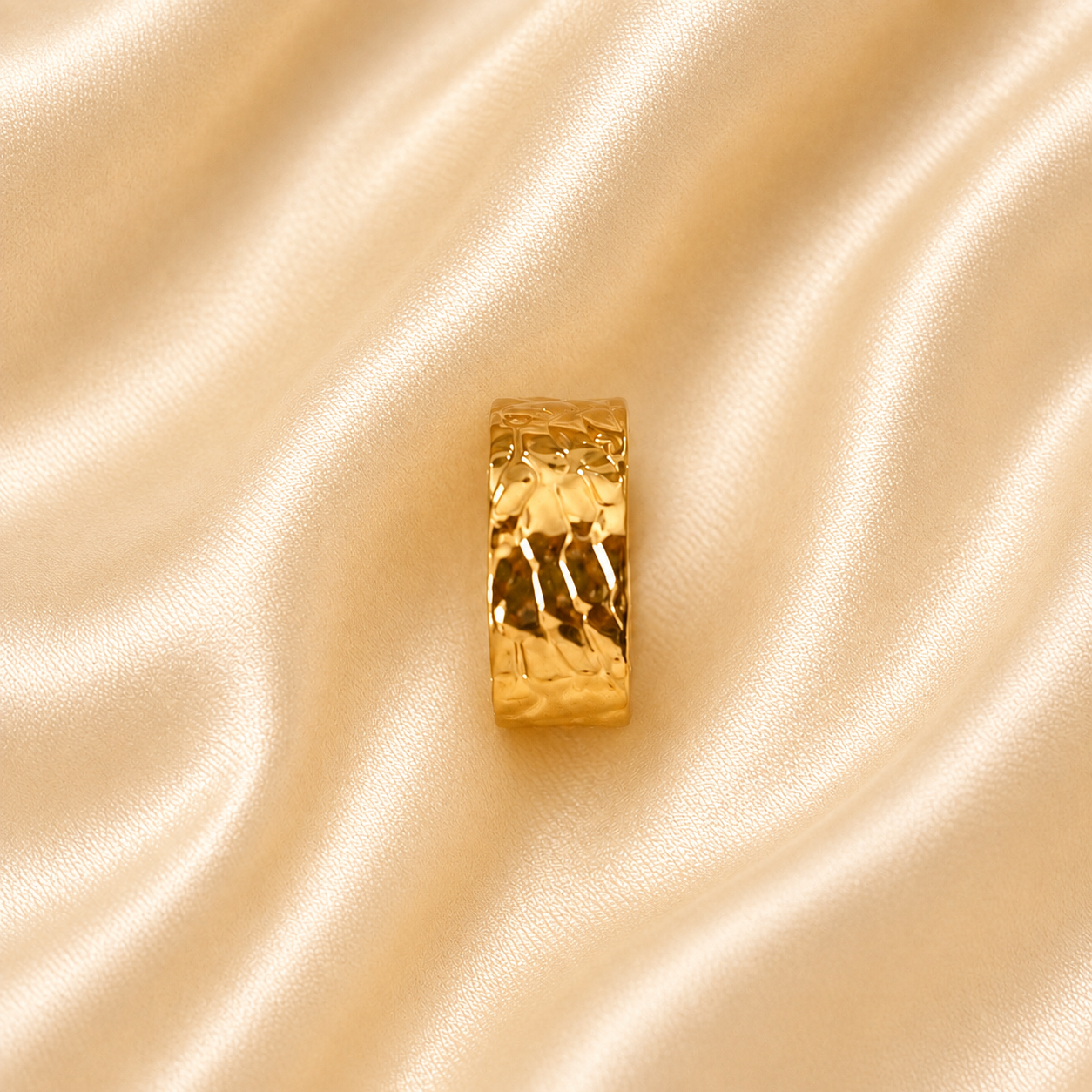 Martelé Gold Ring