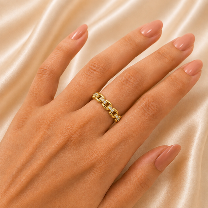 Dainty Interlace Gold Ring
