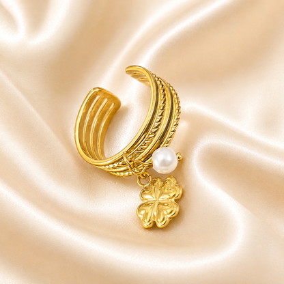 Clover Pearl Ring