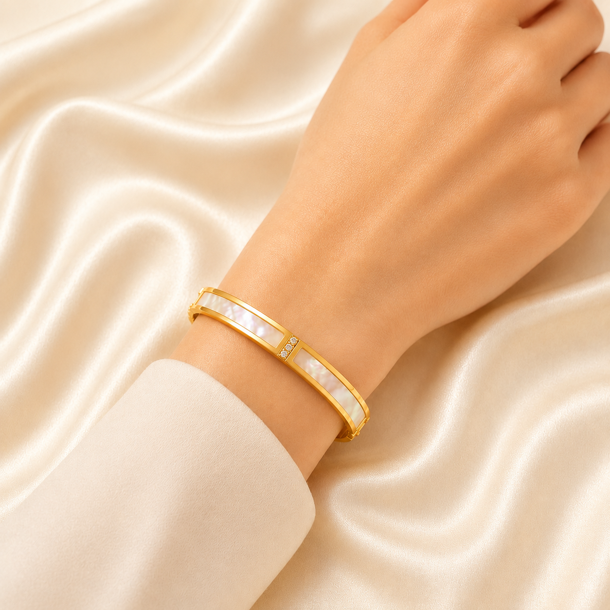 Pearl Inlay Bangle Bracelet