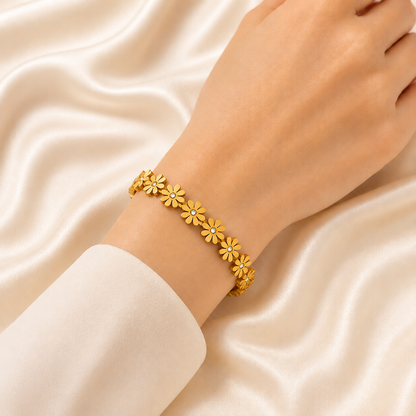 Daisy Bloom Grande Stone Bangle