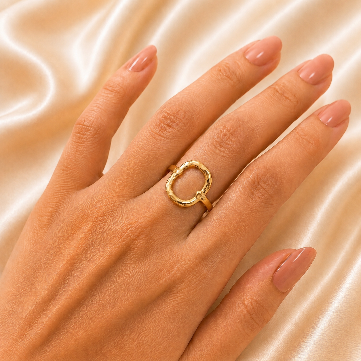 Circle and Curves Hammered Ring