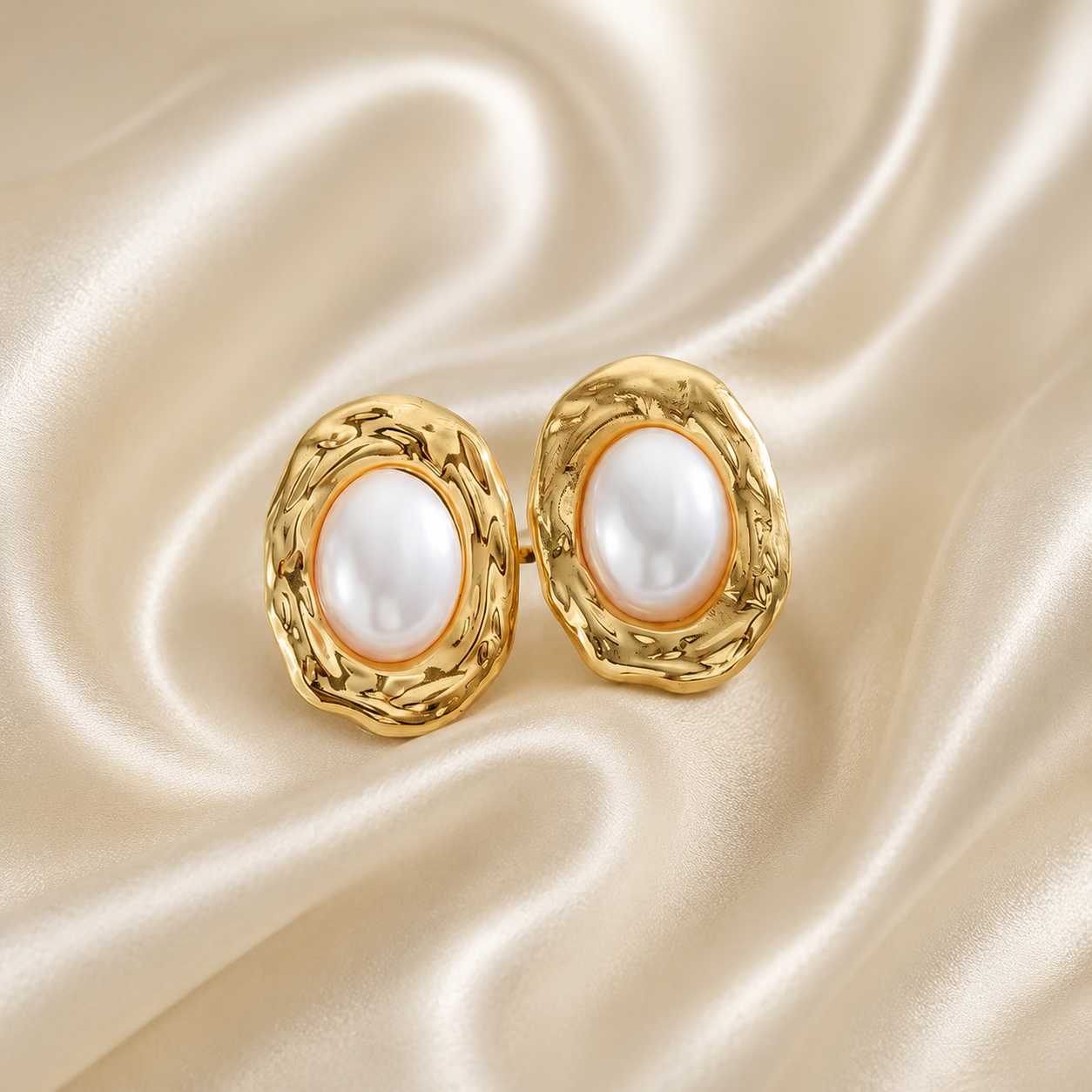 Pearl Tide Studs